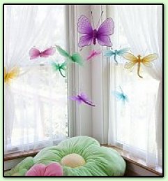 Butterflies hanging decorations-Butterflies hanging decoration  -  Set hearts aflutter! Great for a bedroom or playroom